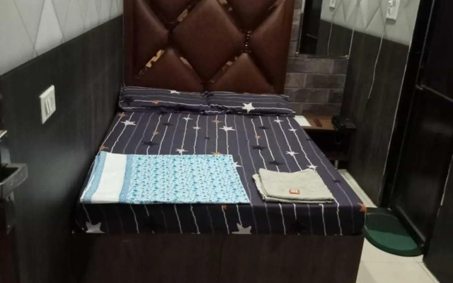 OYO 87599 Hotel Sunshine