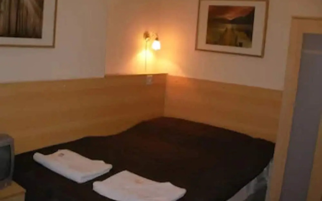 Metro Hotel