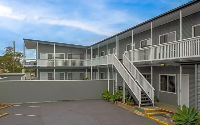 Pacific Motel 08