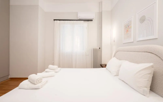 LIV - Peaceful Pagrati Getaway