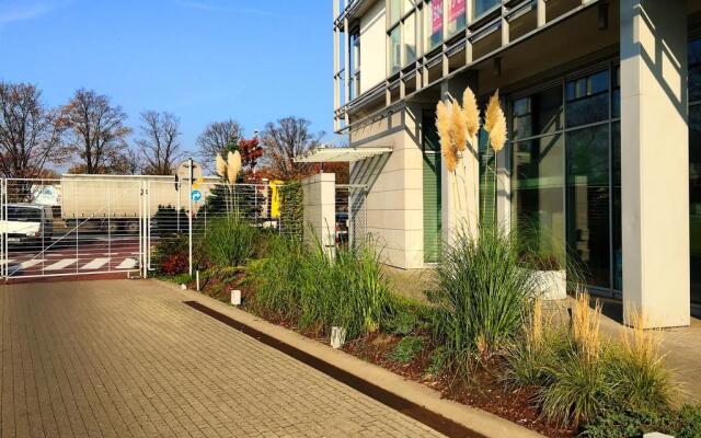 Отель Westfield Arkadia P&O Serviced Apartments Польша, Варшава - отзывы, цены и фото номеров - забронировать отель Westfield Arkadia P&O Serviced Apartments онлайн вид на фасад
