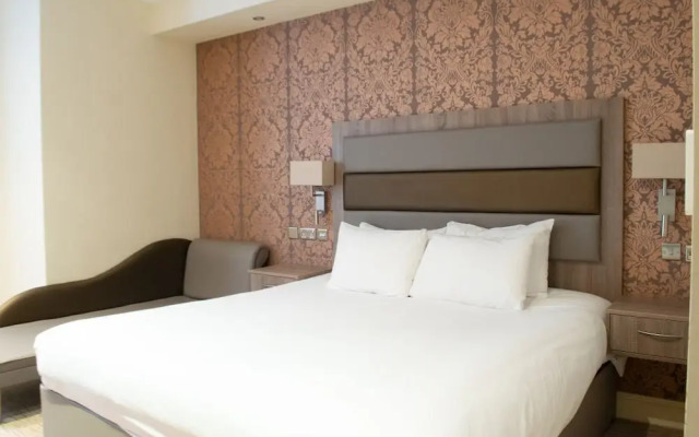 The Tong Park Hotel