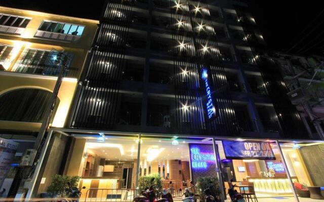 The Crystal Beach Hotel вид на фасад