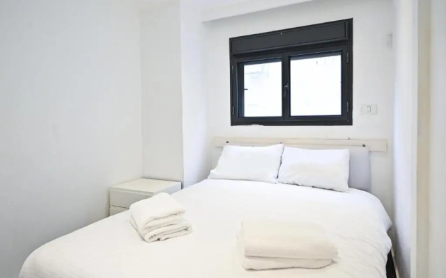 Clear 3BR in Dizzengoff 140 by HolyGuest