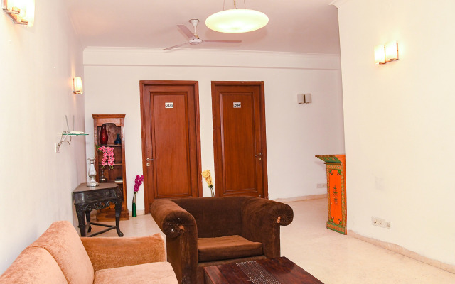 FabHotel Premium- 10min Walk from Millennium City Centre Gurugram Gurgaon