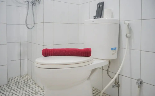 Comfy and Stylish 2BR Emerald Bintaro Apartment