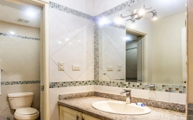 Accessible Ocean Village 2 br Family House