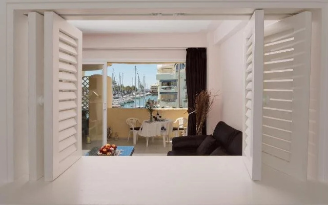 Apartamentos Puerto Marina Beach
