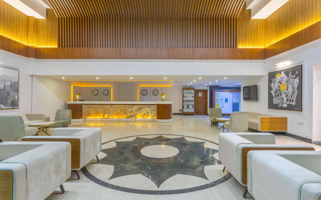 Best Western Plus Khan Hotel
