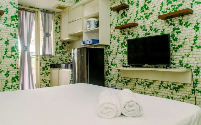 Fancy And Nice Studio At Green Lake View Apartment