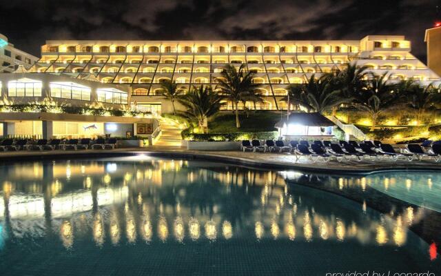 Отель Golden Parnassus Resort & Spa - Все включено Мексика, Канкун - 2 отзыва об отеле, цены и фото номеров - забронировать отель Golden Parnassus Resort & Spa - Все включено онлайн вид на фасад