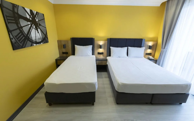 Roy Otel Akçay
