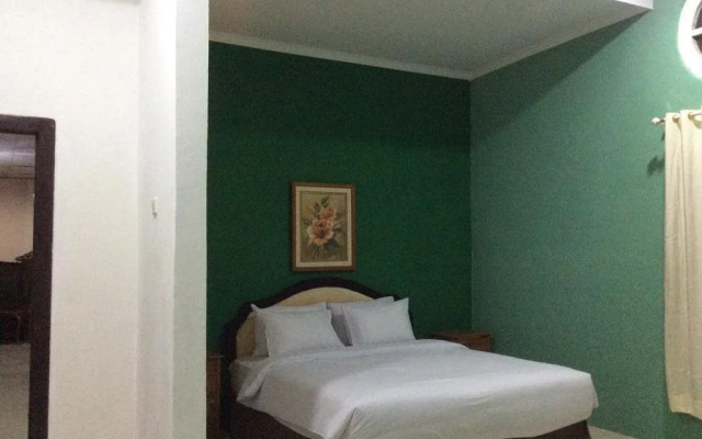 Le Paradis Hotel