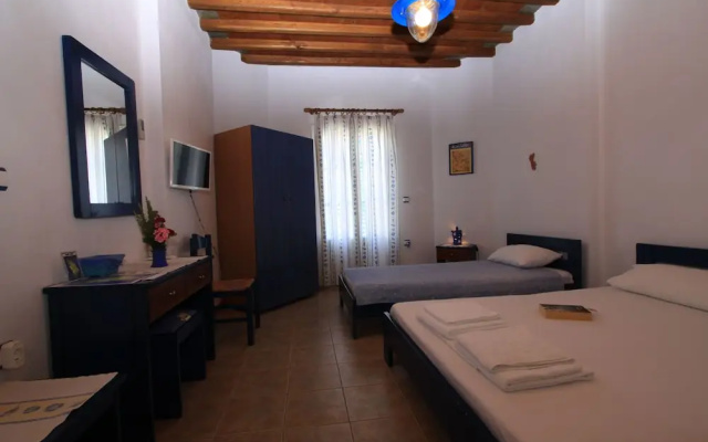 Smaragda Rooms & Studios