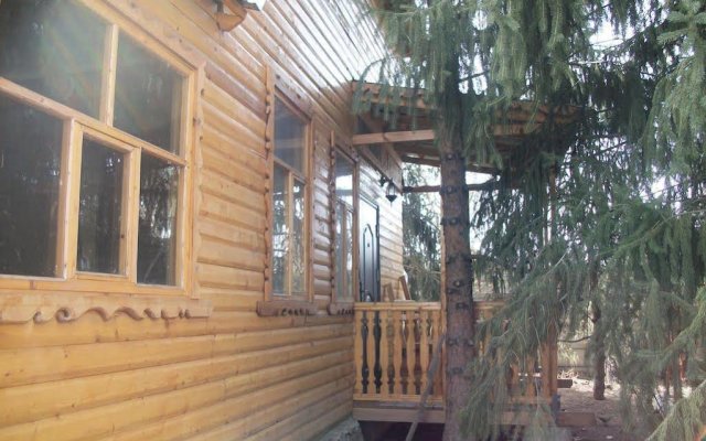 Eni Rest Guest House in Karakol, Kyrgyzstan from 39$, photos, reviews - zenhotels.com hotel front