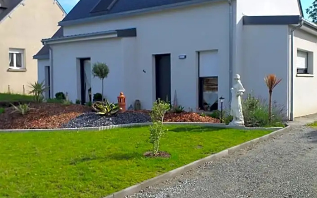 6bis Rue de la Boussaquiere St Broladre (Adults Only)