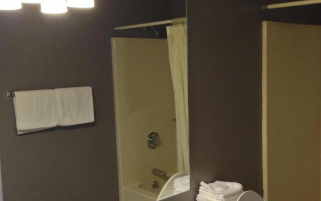 Travelers Inn and Suites