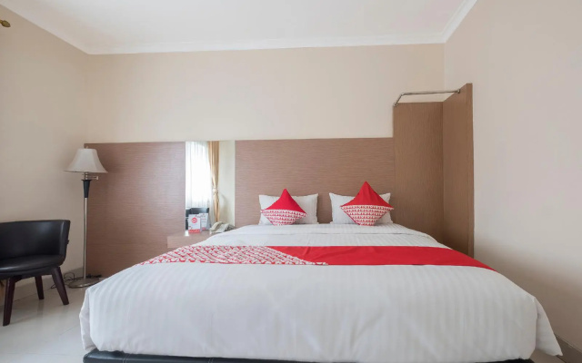 OYO 317 New Legend Hotel