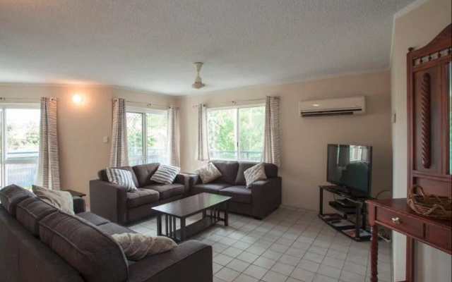 Seascape Holidays-Marina Terraces Apt 11