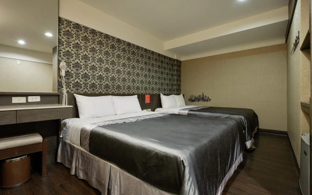 Happy Hotel