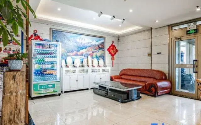 Urumqi Huasheng Garden Hotel