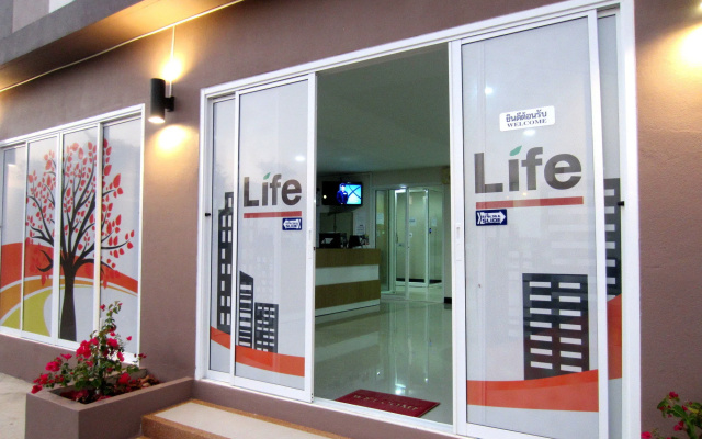 Life Grand Hotel