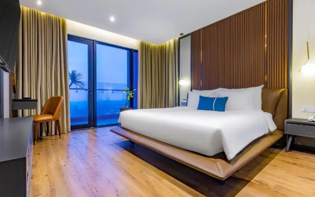 Peninsula Hotel Danang