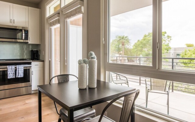 FRONTDESK Old Town Apts Scottsdale