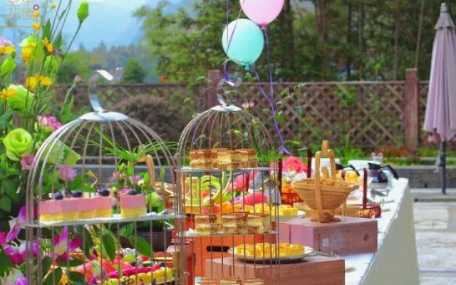 Sanqingshan Junlan Resort Hotel (Eastern Jinsha Cableway)