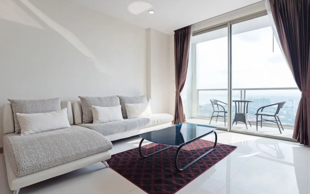 Riviera Wongamat Condo By Favstay