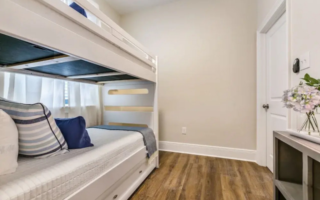 Hosteeva 3BR Steps to St. Charles Ave