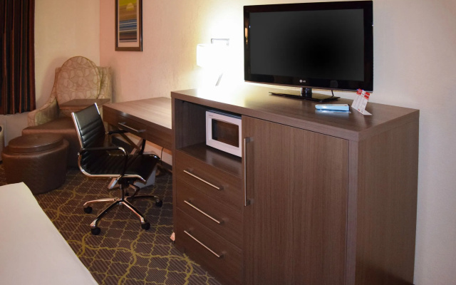 American Inn & Suites West Memphis I-40/I-55