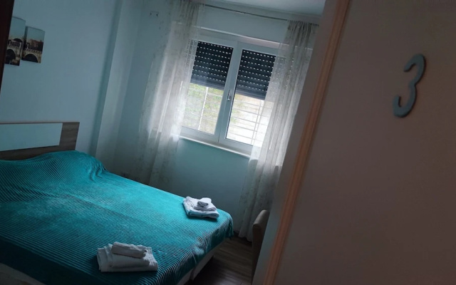 Pisky's Guest House