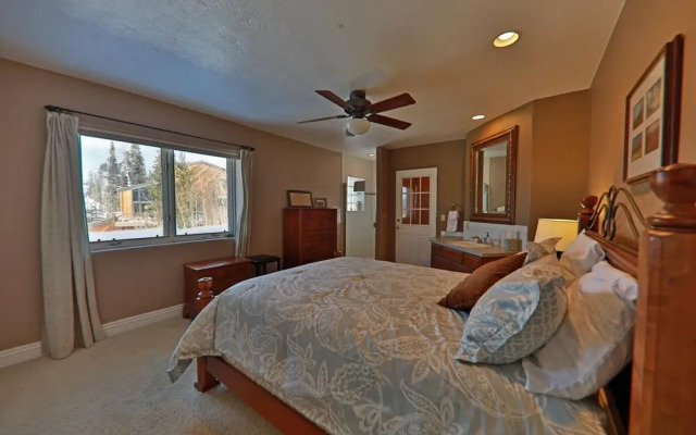 461 Balsh 5 Bedrooms 4.5 Bathrooms Home