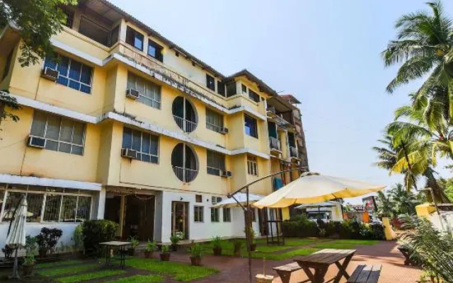 OYO 18772 Hotel Shraddha