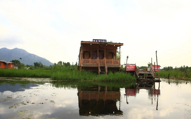 OYO 37987 Houseboat Nairobi