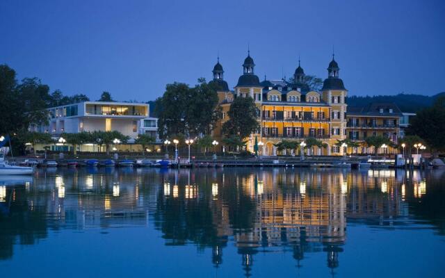 Отель Falkensteiner Schlosshotel Velden вид на фасад