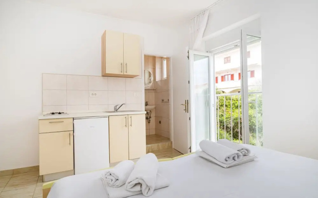 Studio Apartments Near Center 5