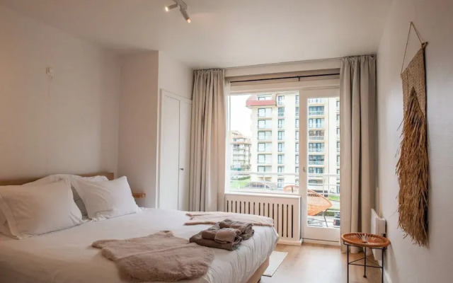 Apartment in Nieuwpoort With Sea Views