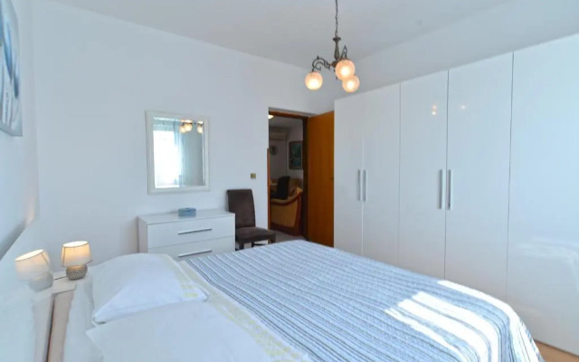 Apartments Mira 615
