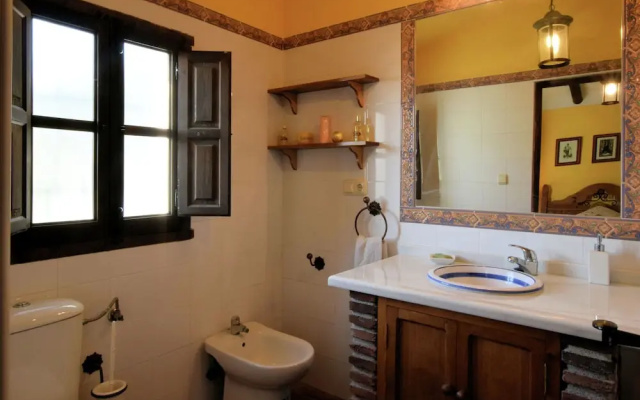 Attractive Holiday Home in Canillas de Aceituno With Terrace
