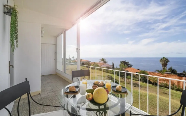 The Sunny Apartment by Atlantic Holiday