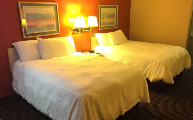 Americas Best Value Inn Garden City
