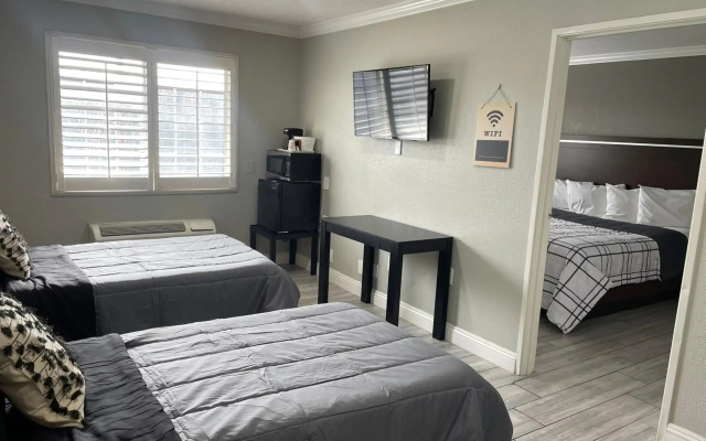 Cabana Inn & Suites
