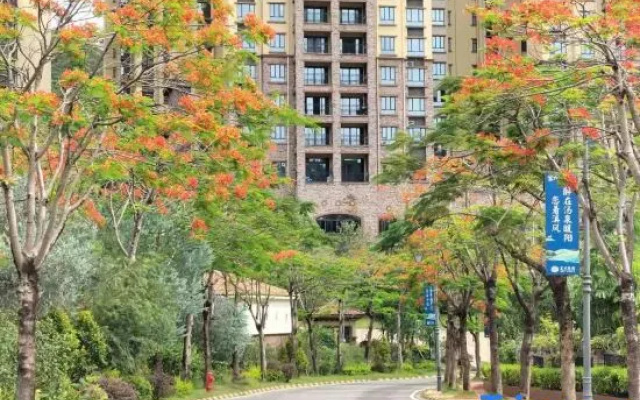 Huizhou Nankunshan Chuyi Designer Parent-child Theme Pool Hot Spring Villa