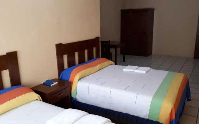 Hotel Alebrijes