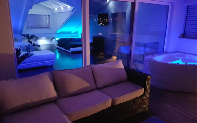 Jacuzzi Studio Apartment