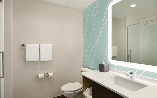 avid hotels Fayetteville West