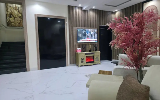 Ivotel Luxury Hotel