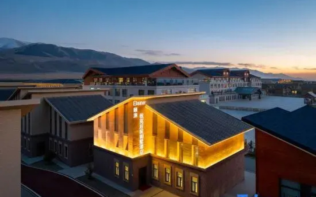 Elaine ·Qianyuan Backyard Royal Villa Hotel